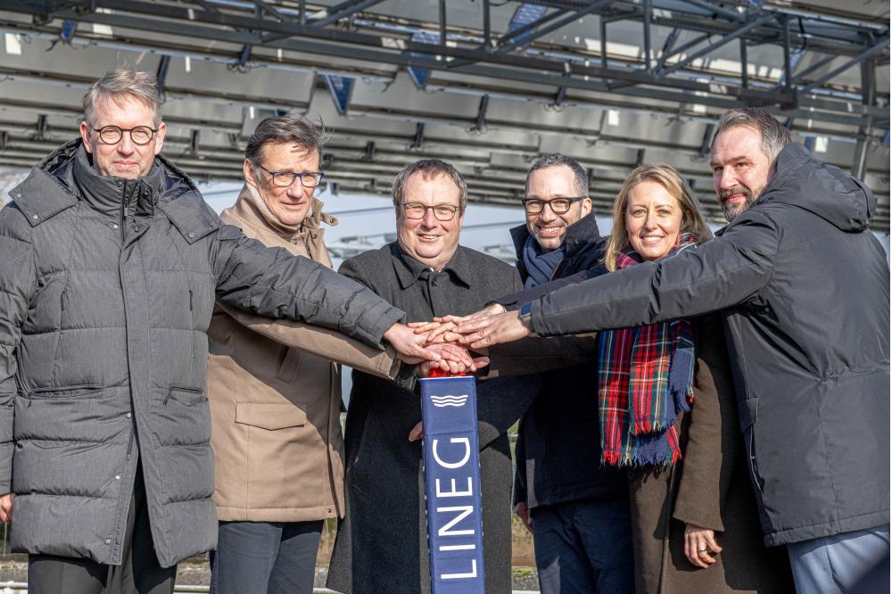 Erstes Solarfaltdach am Niederrhein offiziell in Betrieb genommen